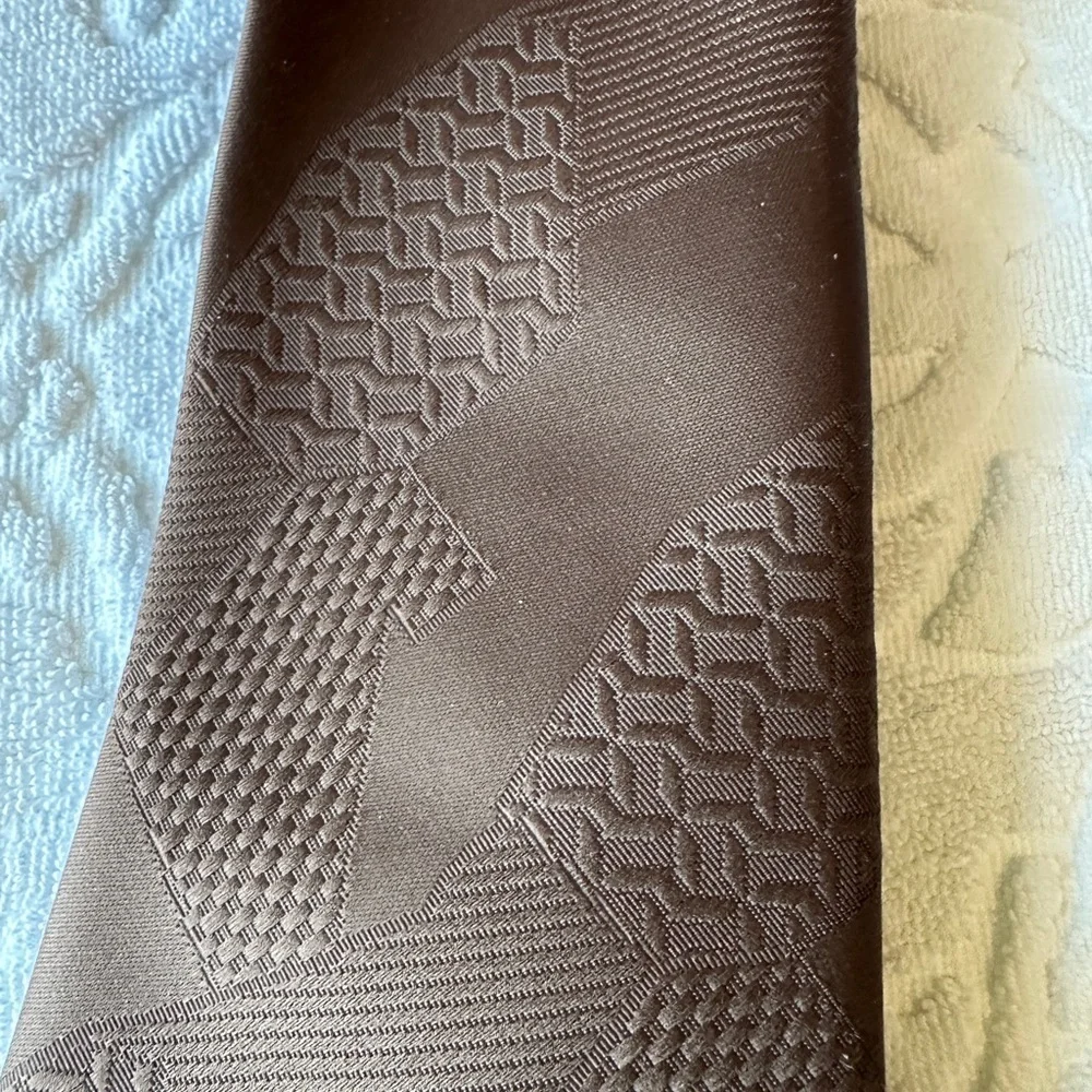 Elegant Brown Patterned Men's Tie‎